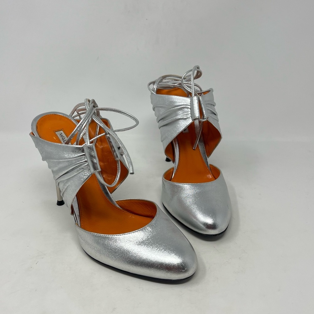 $889 Walter De Silva Silver High Heels Size 7